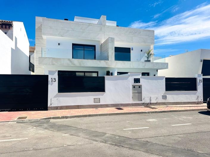 Image No.2-3 Bed House/Villa for sale