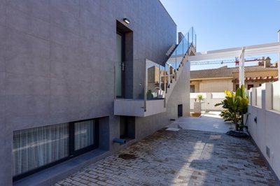 Exterior 6
