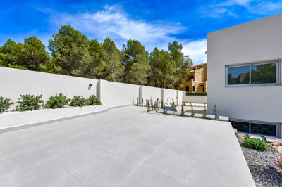 Exterior 3