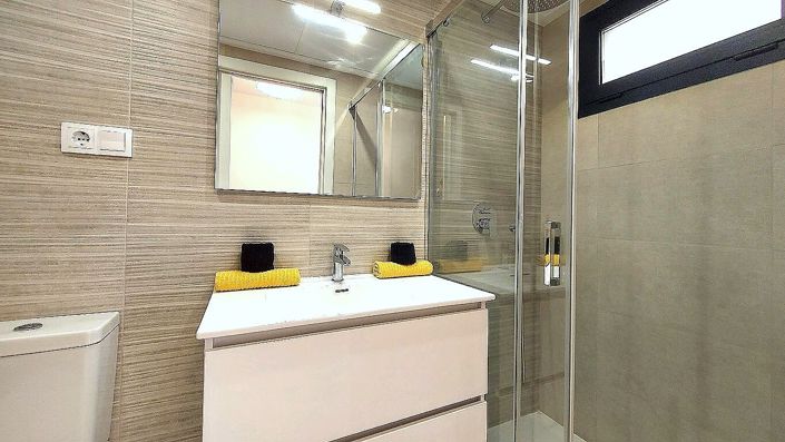 Image No.9-2 Bed Apartment for sale