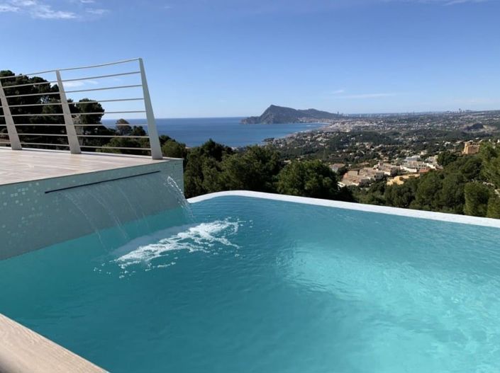 Image No.2-4 Bed House/Villa for sale