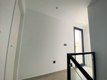 Interior 6