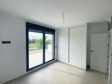 Interior 8