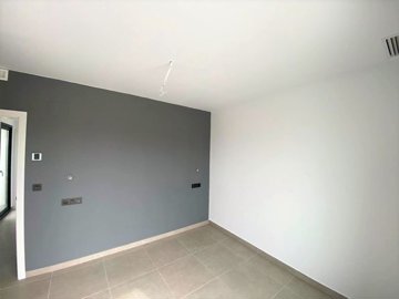 Interior 10