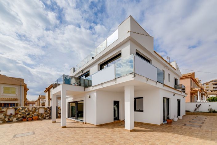 Image No.4-Maison / Villa de 4 chambres à vendre à Torrevieja