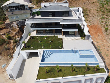 Exterior 4