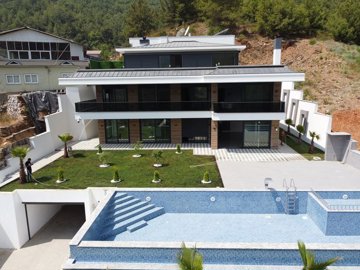 Exterior 5