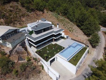 Exterior 8