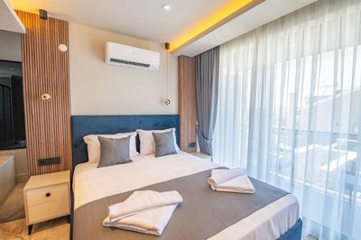Interior 6