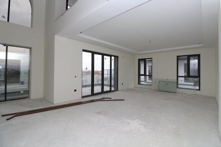 Image No.6-Maison / Villa de 6 chambres à vendre à Karsiyaka