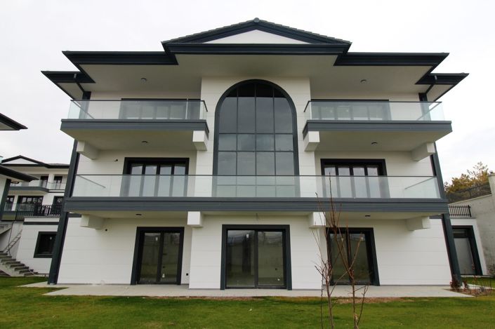 Image No.5-Maison / Villa de 7 chambres à vendre à Karsiyaka