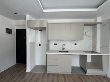 Interior 4