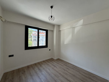 Interior 6