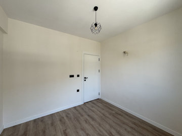 Interior 8