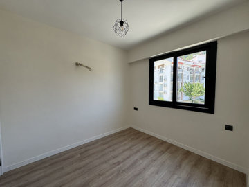 Interior 9