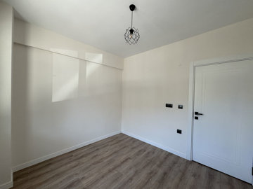 Interior 7