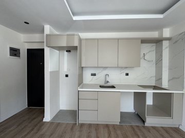 Interior 4
