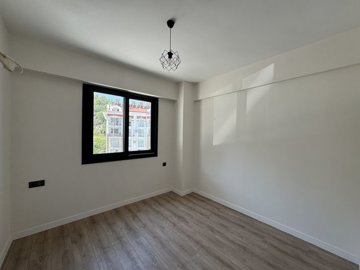 Interior 6