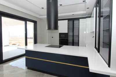 Interior 4