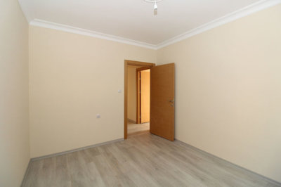 Interior 8