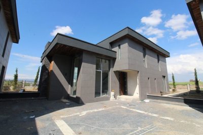 Exterior 3