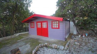 Exterior 13