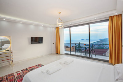 Interior 10