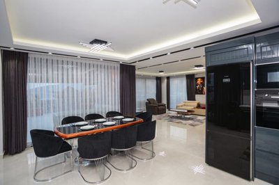 Interior 3