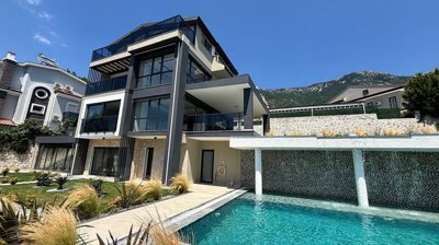 Exterior 4