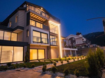 Exterior 5