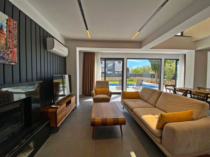 Image No.10-4 Bed House/Villa for sale