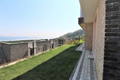 Exterior 4