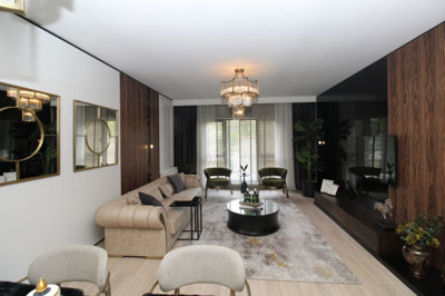 Interior 5
