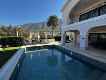 Exterior 10