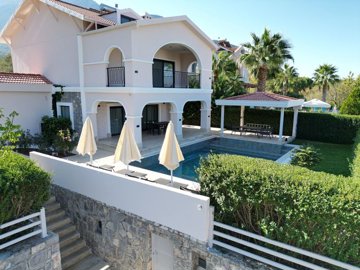 Exterior 14