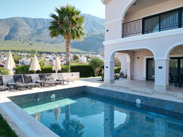 Exterior 3
