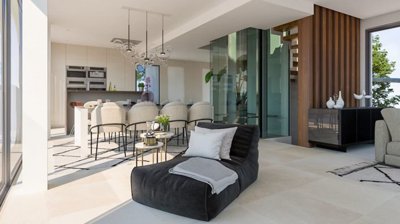 Interior 7