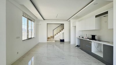 Interior 4