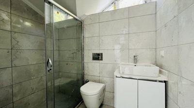 Interior 9