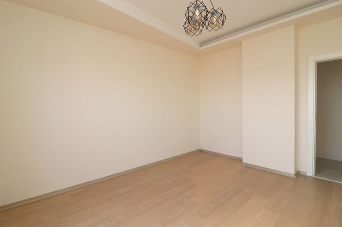 Image No.10-4 Bed Apartment for sale