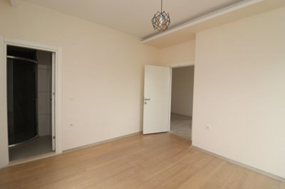 Interior 12