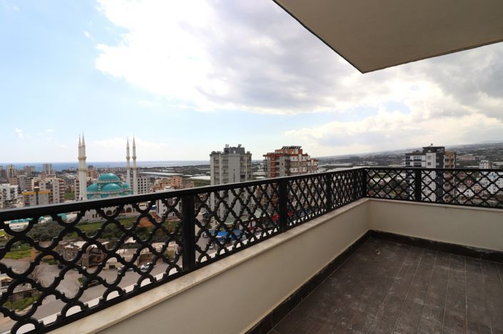 Image No.19-4 Bed Apartment for sale