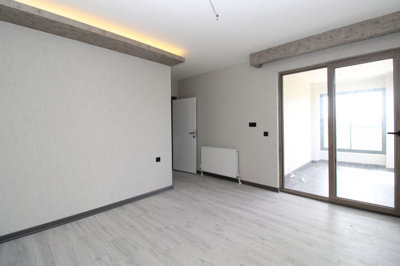 Interior 6