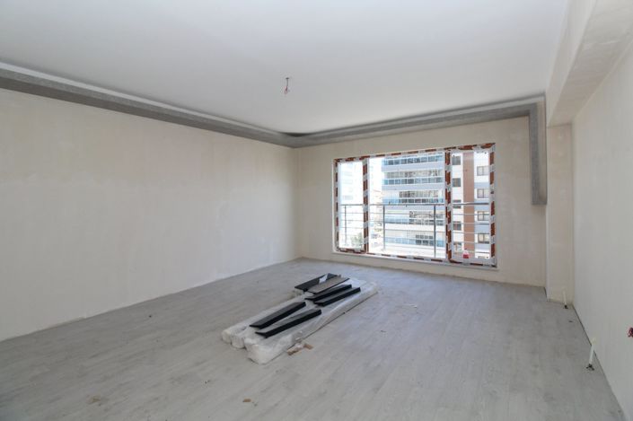 Image No.6-4 Bed Apartment for sale