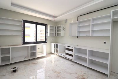 Interior 4