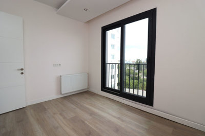 Interior 9