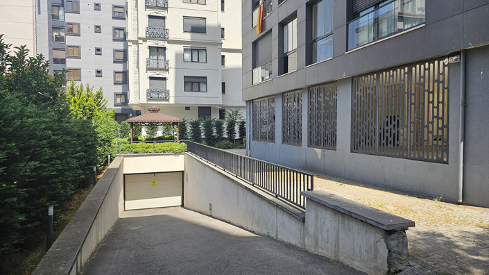 Image No.10-5 Bed Apartment for sale