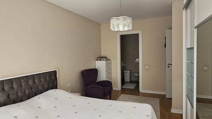 Image No.22-5 Bed Apartment for sale