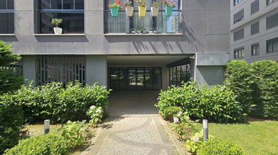 Exterior 8