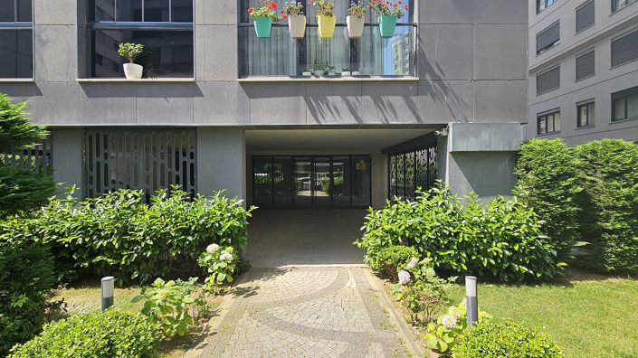 Image No.8-5 Bed Apartment for sale